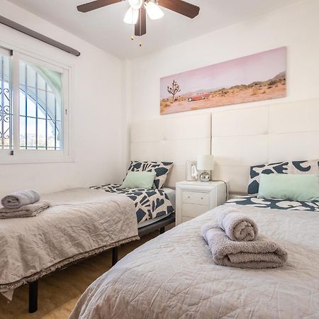 Apartment Aguamarina On The Beach Front مالقة المظهر الخارجي الصورة