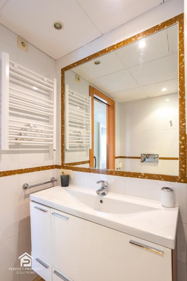 Apartment Aguamarina On The Beach Front مالقة المظهر الخارجي الصورة