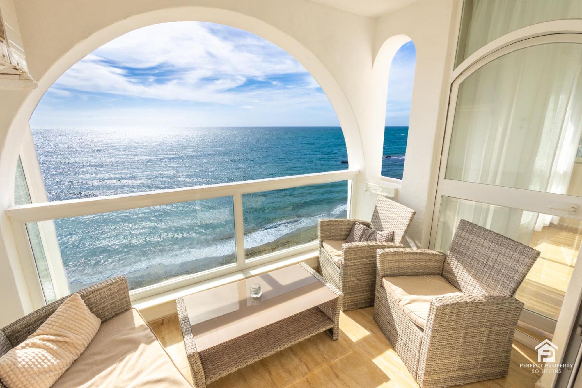Apartment Aguamarina On The Beach Front مالقة المظهر الخارجي الصورة