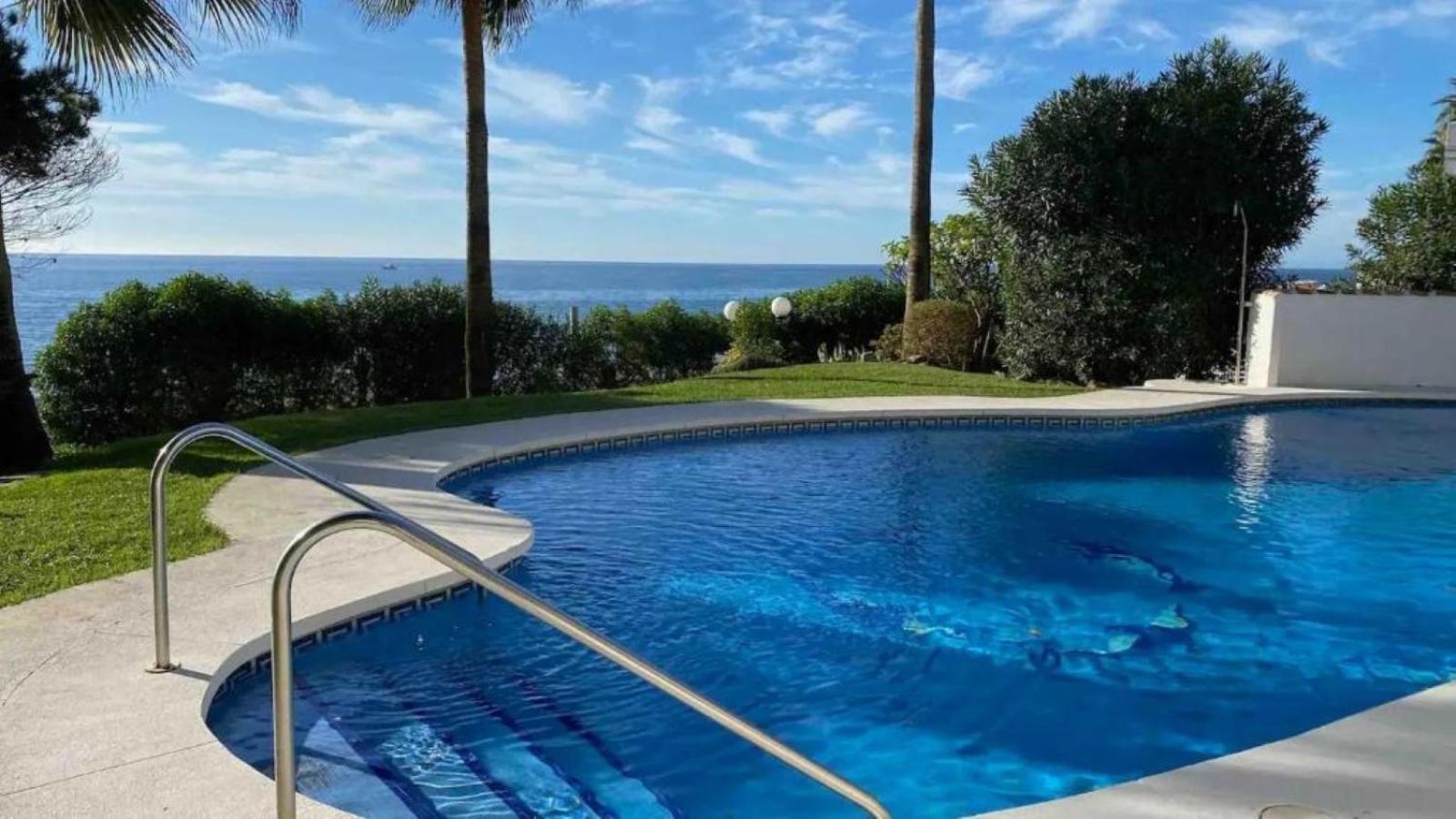 Apartment Aguamarina On The Beach Front مالقة المظهر الخارجي الصورة
